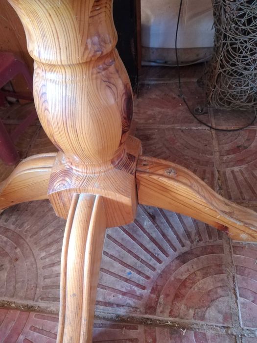 Кръгла растегателна маса, чамова, запазена и столове