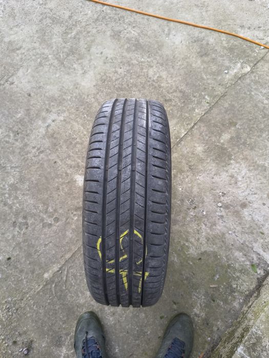 Vând 4 anvelope de vara  Bridgestone TuranzaT005, 185x65x15