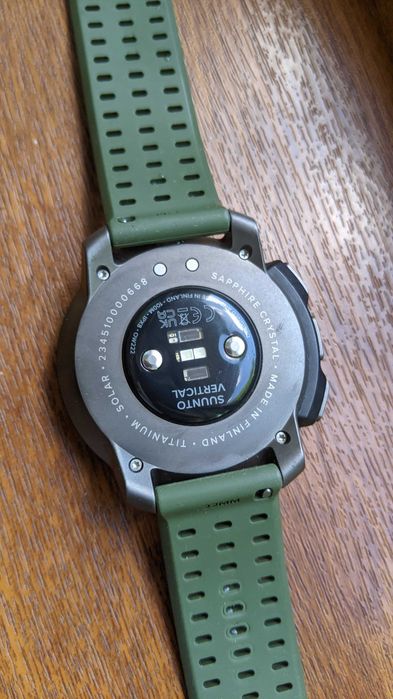 Ceas Suunto Vertical Titanium Solar