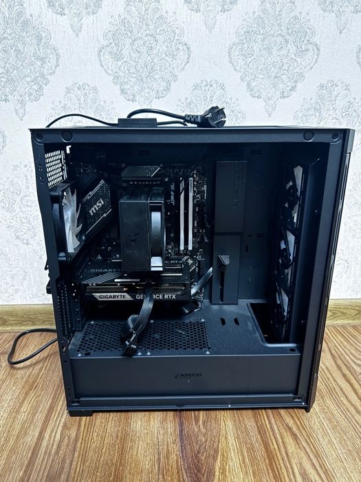 Игровой компьютер с периферией