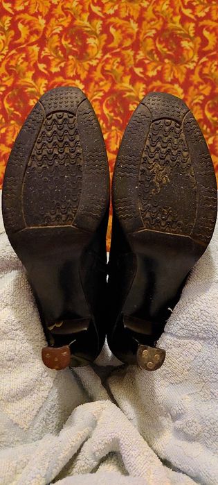 Полусапожки женские.