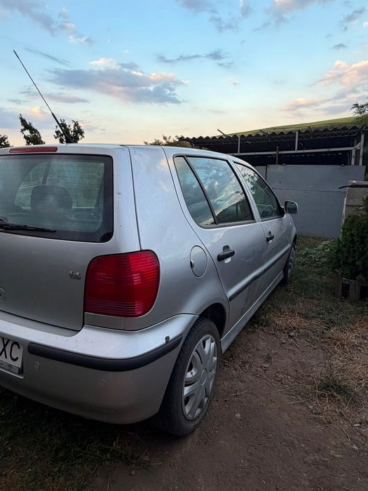 Vând Vw polo 1.4 16v , 75 CP , cutie automată
