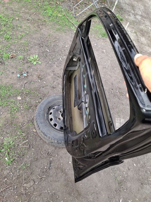 Дверь на Hyundai elantra