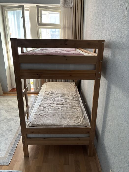 Двухъяросная кровать