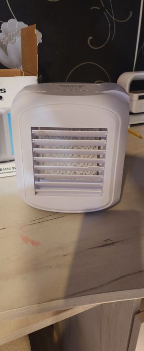 Mini climatizator cu lumini