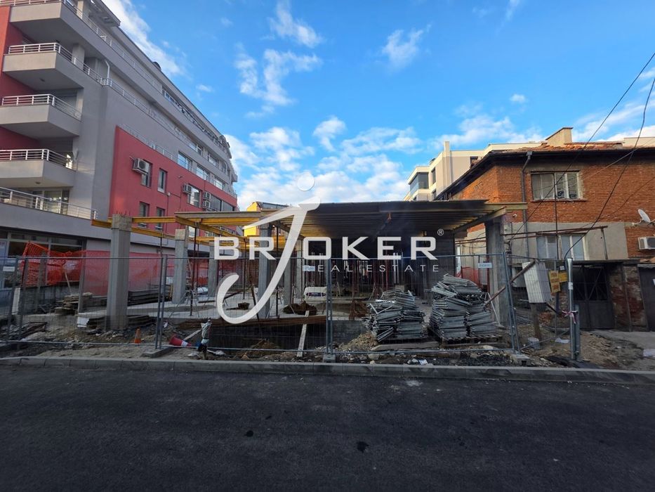 Продава се Двустаен апартамент в Кърджали, Център - 109 кв.м за 1101 €/кв.м - Снимка #2