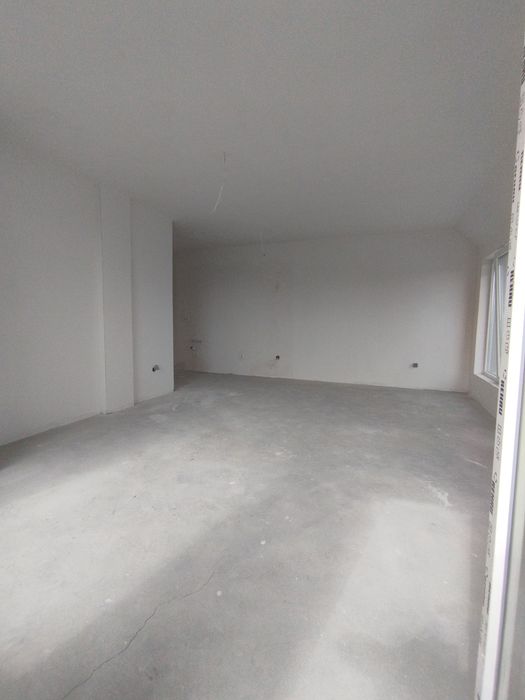 Продава се Тристаен апартамент в с. Аспарухово, Област Плевен - 105 кв.м за 1905 €/кв.м - Снимка #12