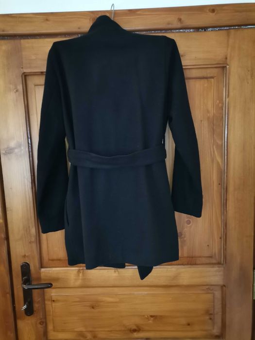 Pardesie, paltoane, haine de blana