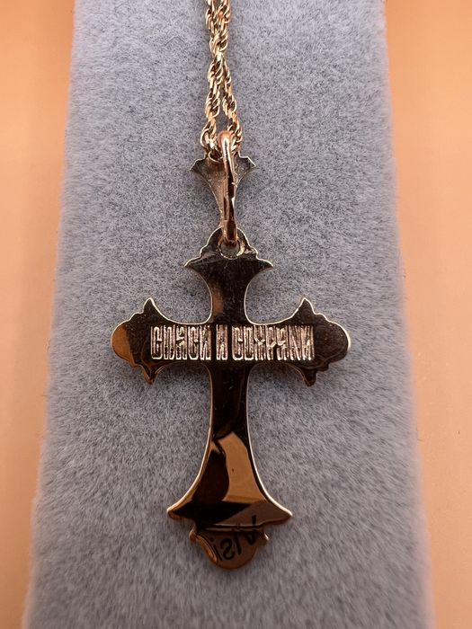 Продам золотой крестик.