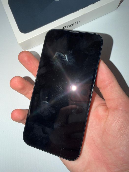 Vand iphone 13 simplu