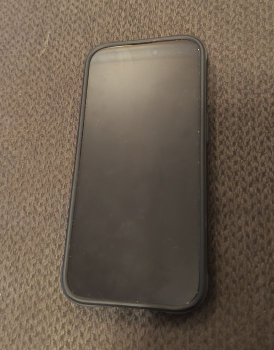 Продавам iPhone 15 pro
