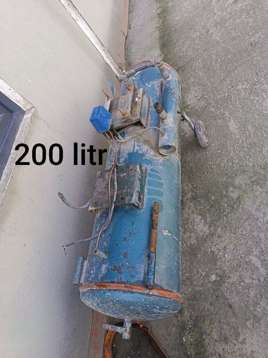 Kompressor bochka lari srochna sotiladi