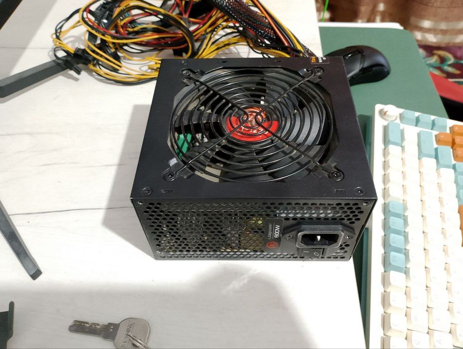 Блоки питания 600W (GS-600 / Thermaltake)