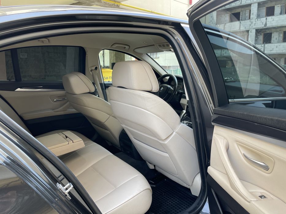 BMW Seria 5 F10 { 520d } Variante Auto
