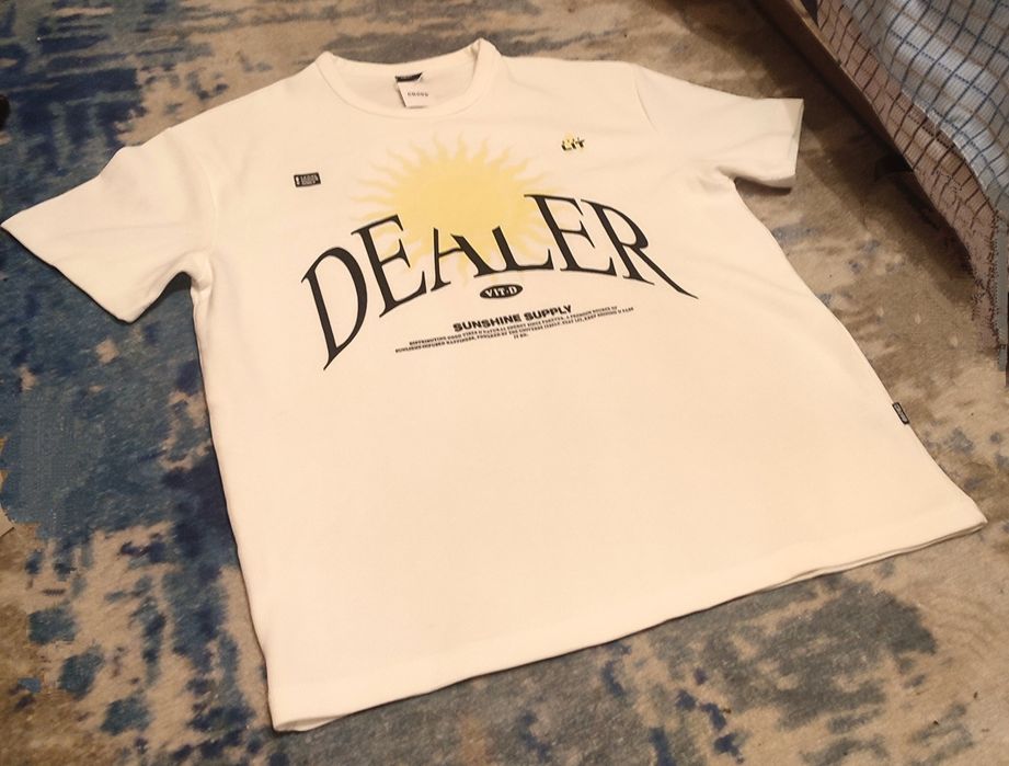 Мъжка стрийтуеър тениска CROPP "Sunshine Dealer" (Размер M) – Чисто нова / Off-White / Drip