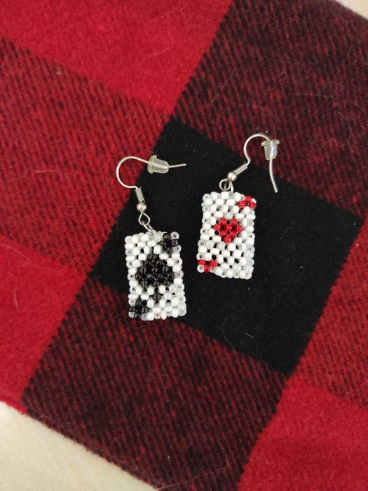 Сережки в виде игральных карт