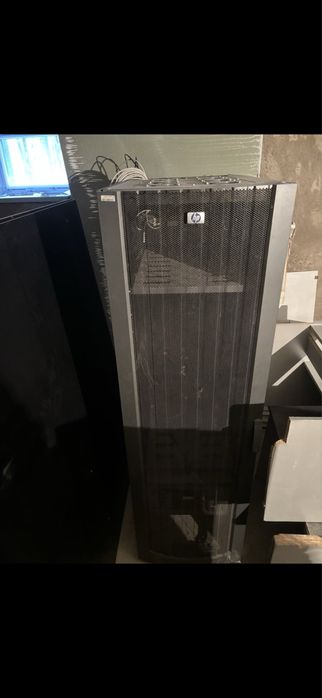 Продам серверный шкаф HP