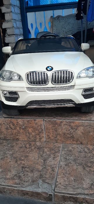 Детская машинка. BMW X6