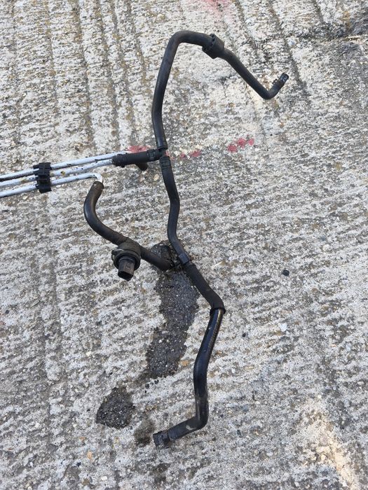 Carcasă combustibil conducte motorina 1.9 tdi 2.0 tdi  Passat B6