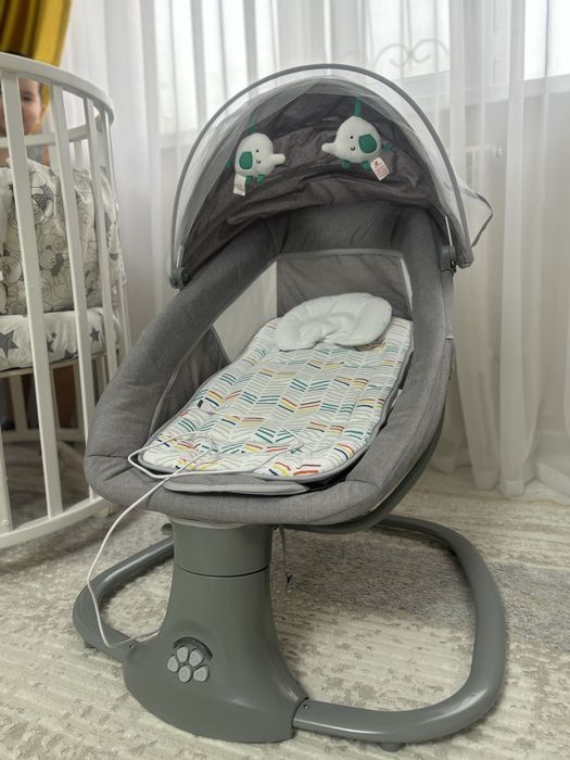 Манеж б/у,шизлонг новый