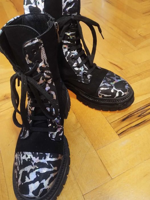 Кубинки ,цвят черен с хамелеон