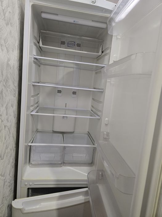 Продам холодильник