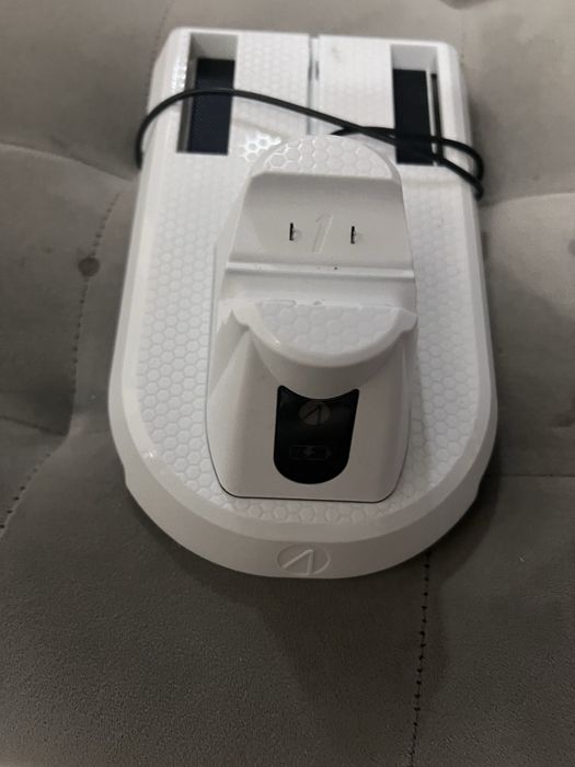 Vand controlere xbox +un incarcator pentru controler si jocuri