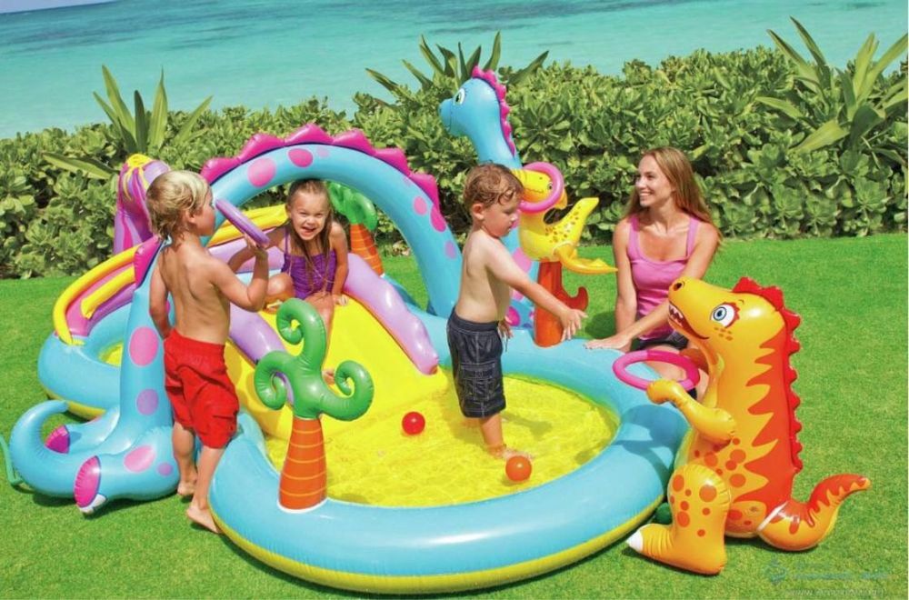 Детский надувной игровой бассейн intex