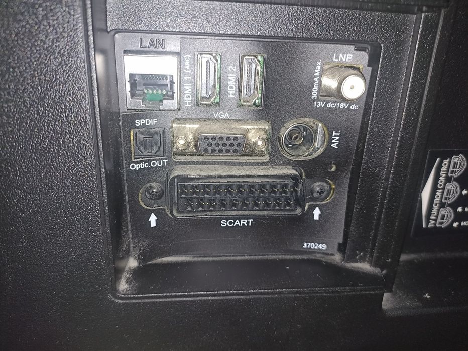 Смарт телевизор 43 инча