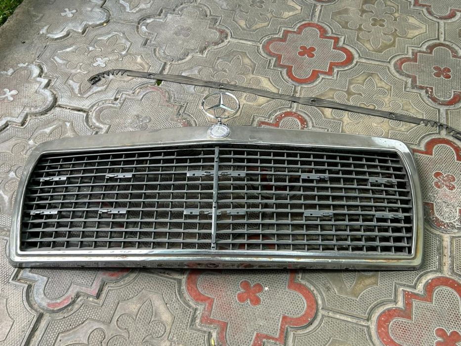 Решетка радиатора на мерседес W190