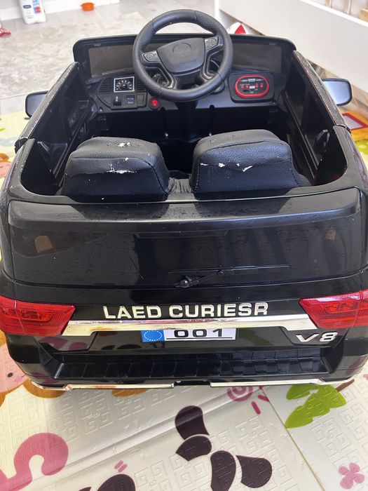 Автомобиль Toyota Land Cruiser