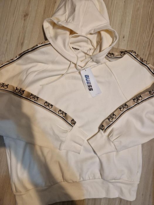 Дамски суйтшърт,,Guess"-нов с етикет