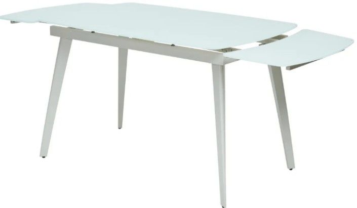 Стол из стекла и пластика