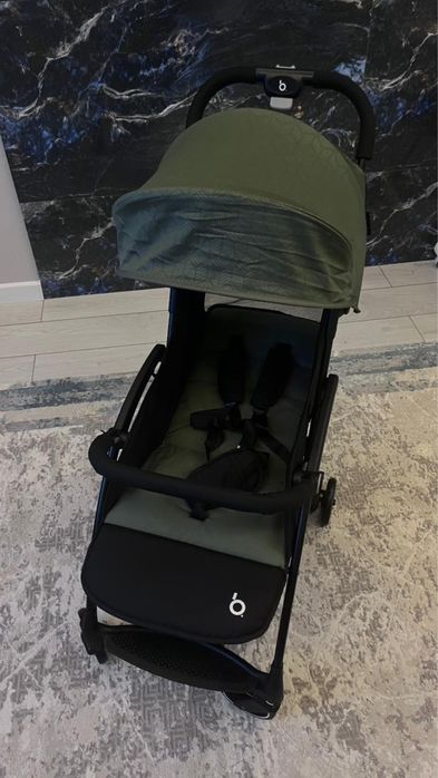 Продам прогулочную коляску