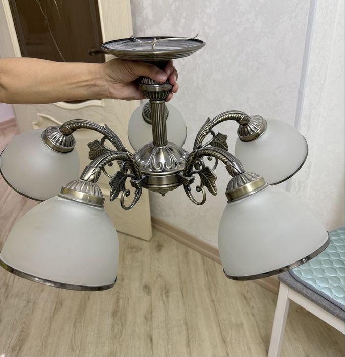 Люстра 6 рожковая 3 рожковая
