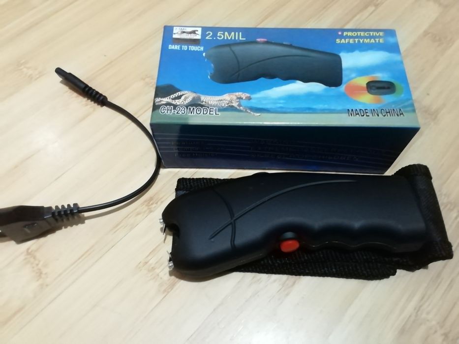 Electroșoc 2,5mil.volti+lanterna puternica