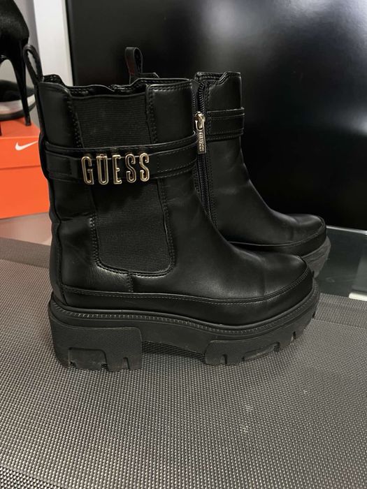 Боти челси Guess YELMA