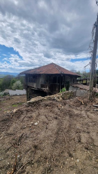 Габрово, с. Борики Имот с стара къща