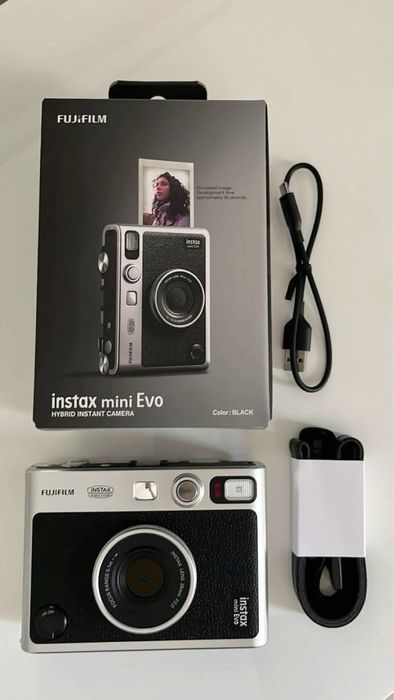 Камера - Fujifilm Instax Mini Evo