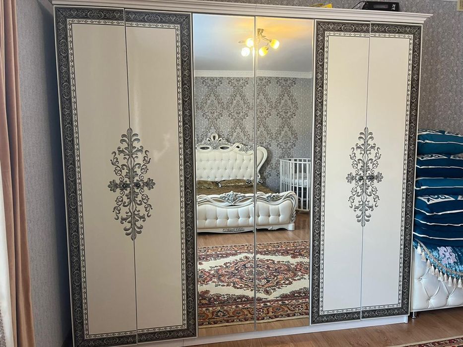 Спальный гарнитур