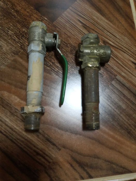 Запчасти Б/У американки адаптеры газ краны углы повороты.Цена за все