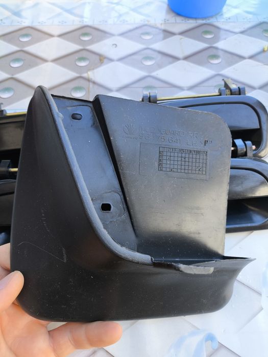 Дверные ручки Нексия 1+бонус левый брызговик