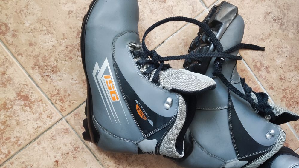 Комплект лыж с ботинками 41 размер sns