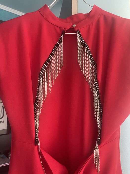 Rochie rosie cu ștrasuri