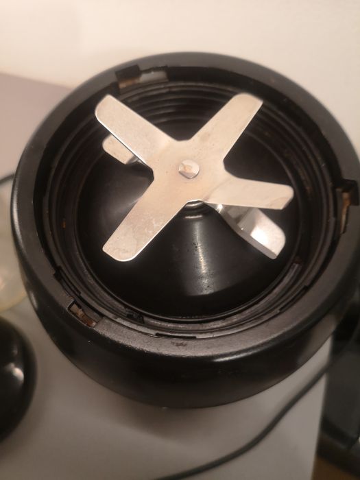 Блендер Zephyr 1200 W с 2 чаши и капак за пиене за изпът