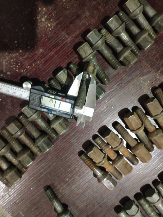 Болты колесные на Мерседес