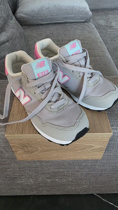 Продам детские кроссовки