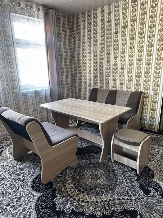 Yumshoq mebel stoli bilan sotiladi