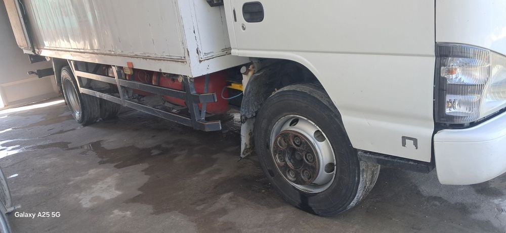 Isuzu nqr 71pl 2011