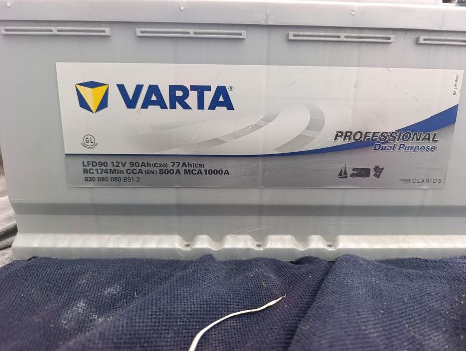 Acumulator varta profesional dual purpose